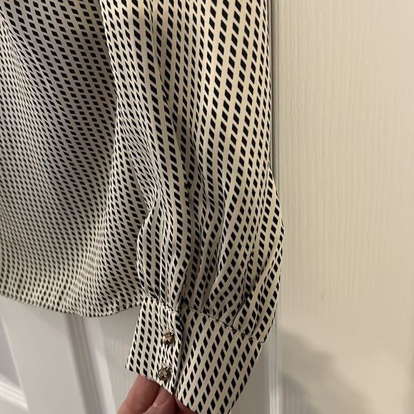 H&M long sleeve - Picture 2 of 2